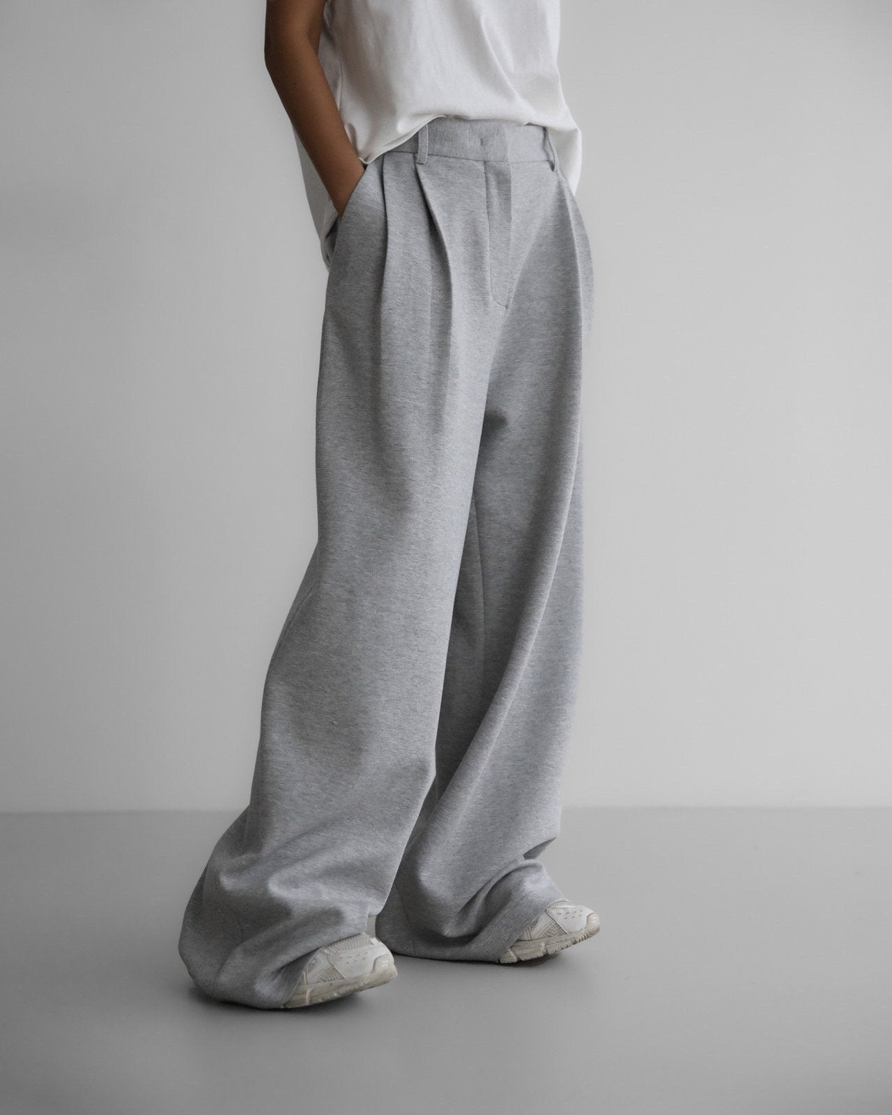 Ultra-Wide Leg Sweatpants in Light Grey - CONTOUR New York 