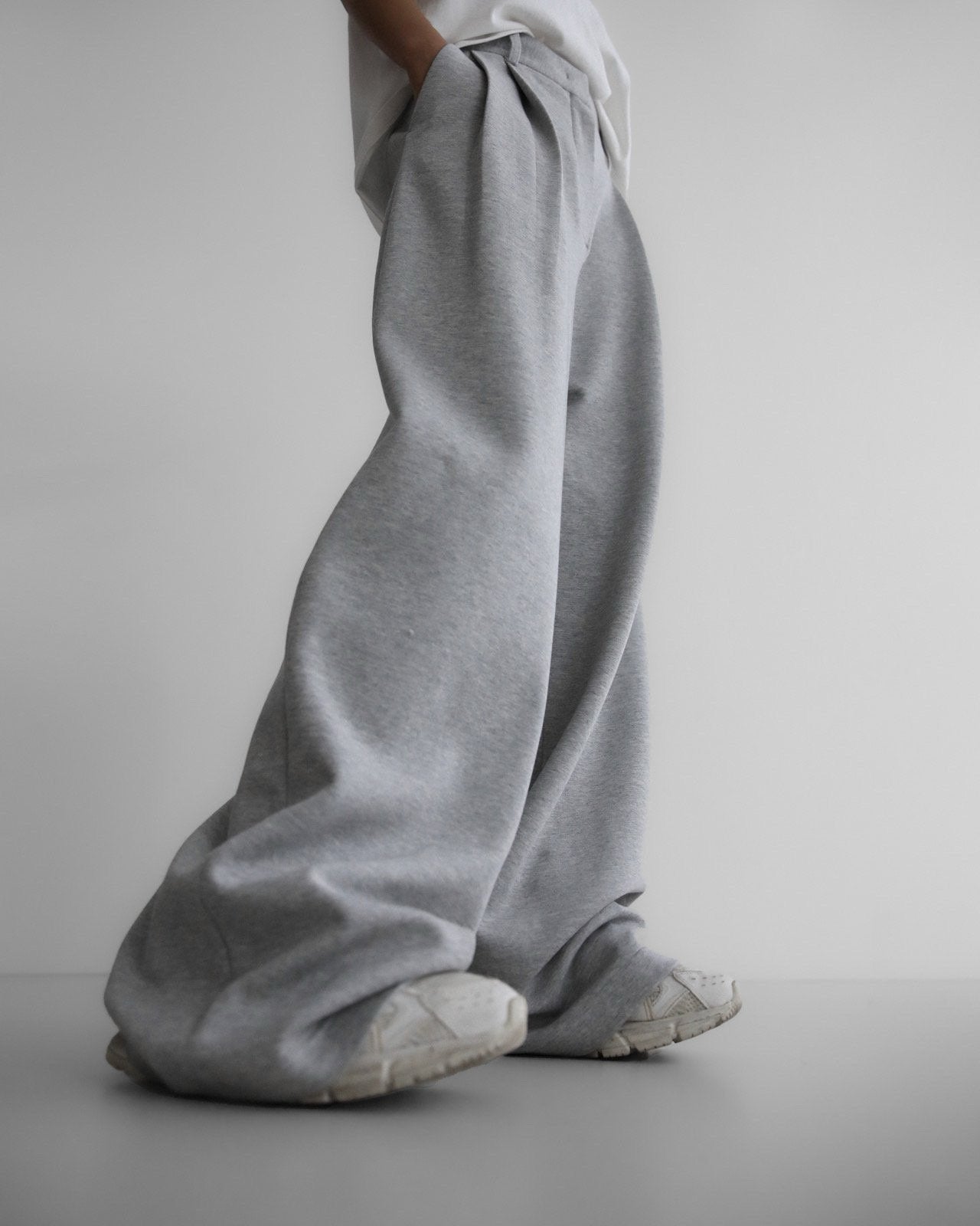 Ultra-Wide Leg Sweatpants in Light Grey - CONTOUR New York 